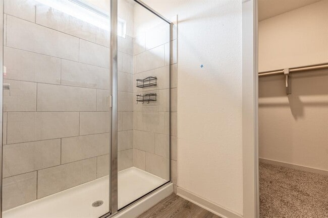 Building Photo - 305 Fairfax Ave