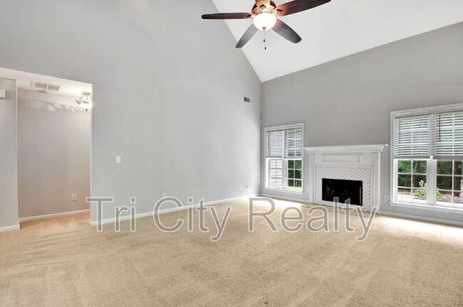 Building Photo - 69 Meadows Creek Ln