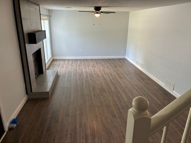 Building Photo - 964 Timberwood Dr