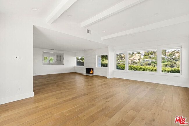 Building Photo - 9881 Beverly Grove Dr