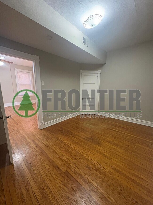 Building Photo - 3939 Magnolia Ave