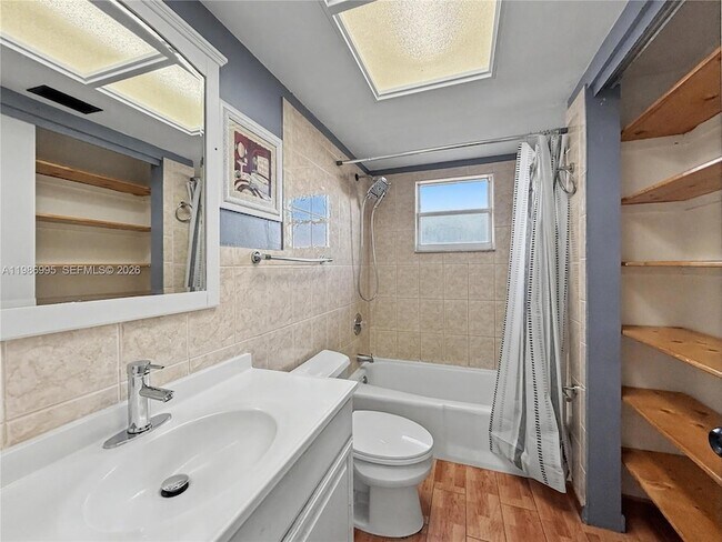 Building Photo - 7658 Laurel Valley Rd