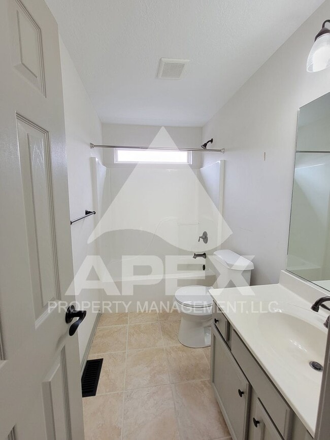 Building Photo - Beautiful 3 Bd/2.5 Ba Single Family home w/Bonus Rm in West Knoxville!