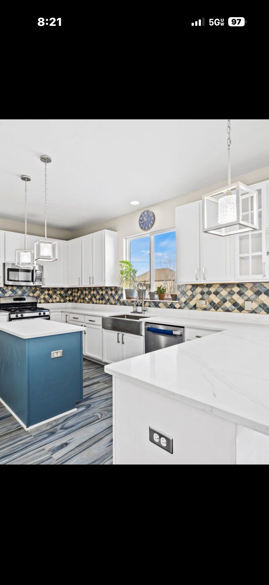 Building Photo - 1140 Hyde Park