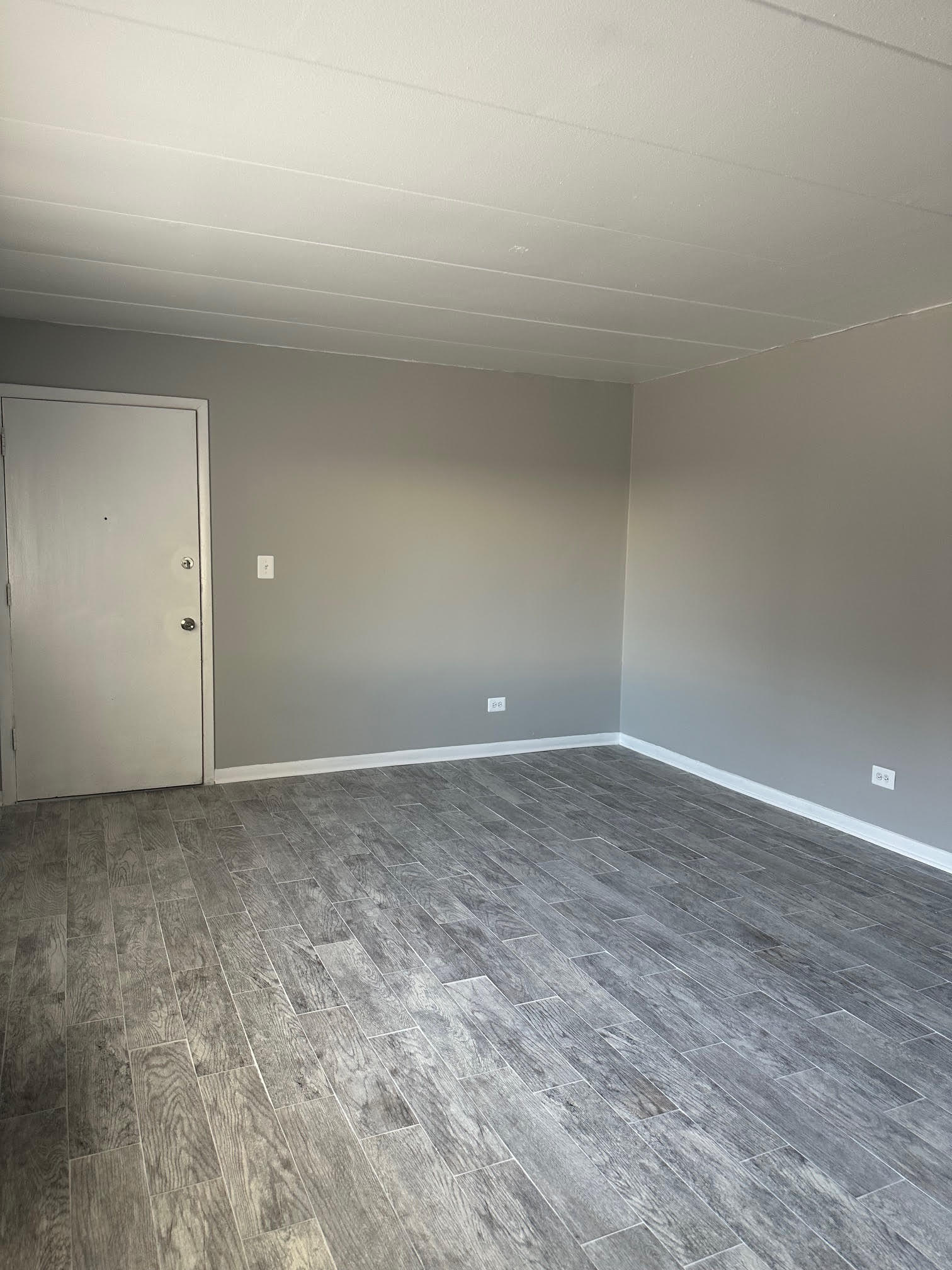 Building Photo - 1400 Carol St