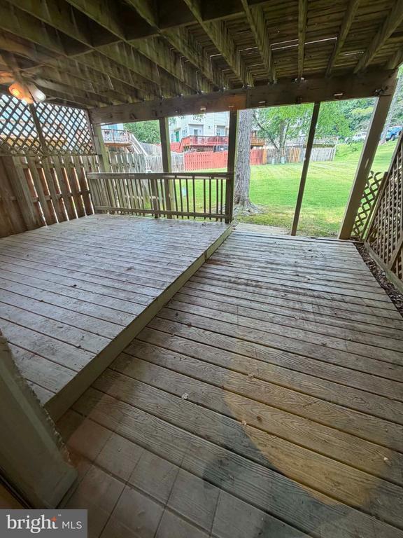 Building Photo - 102 Cabin Ct