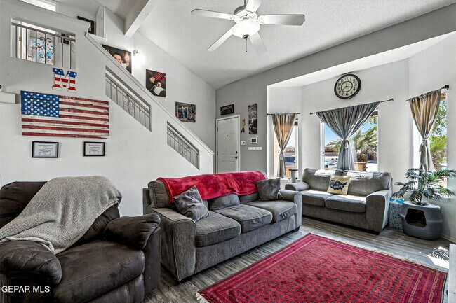 Building Photo - 3712 La Cuesta Dr