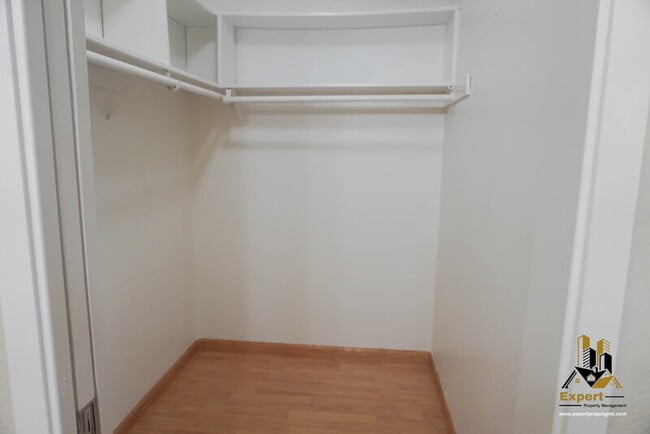 Building Photo - 5333 Primrose Dr