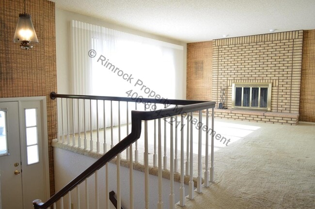 Building Photo - 4 Bedroom Heights Home