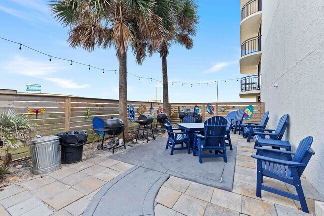 Building Photo - 833 Santa Rosa Blvd