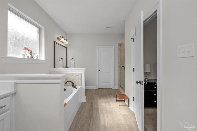 Building Photo - 5718 Oak Hvn Ln
