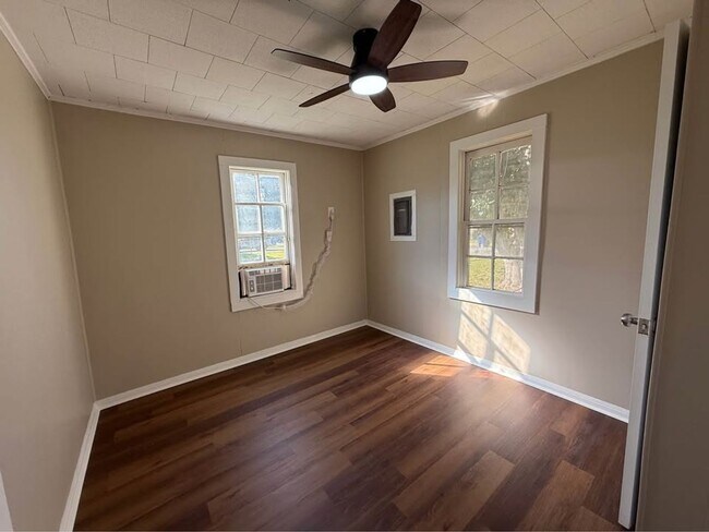 Building Photo - 3 Bedroom 1 Bathroom Home for Rent