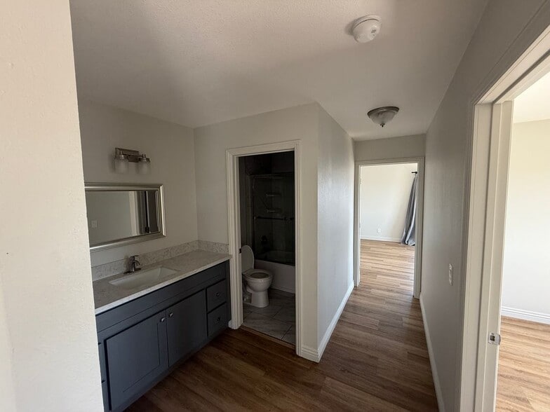 Building Photo - 400 N Hobart Blvd