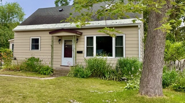 Building Photo - 72 Loaldo Dr