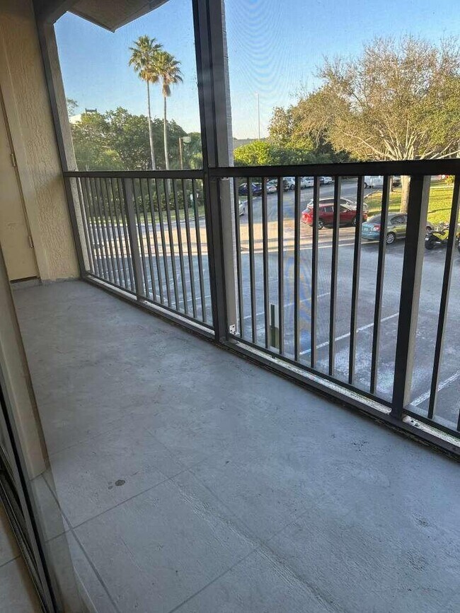 Building Photo - 1239 SW 46th Ave