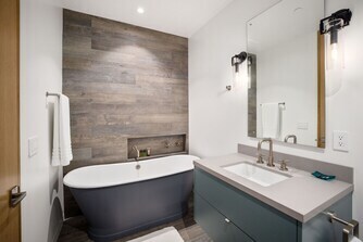 Building Photo - 124 15th Pl