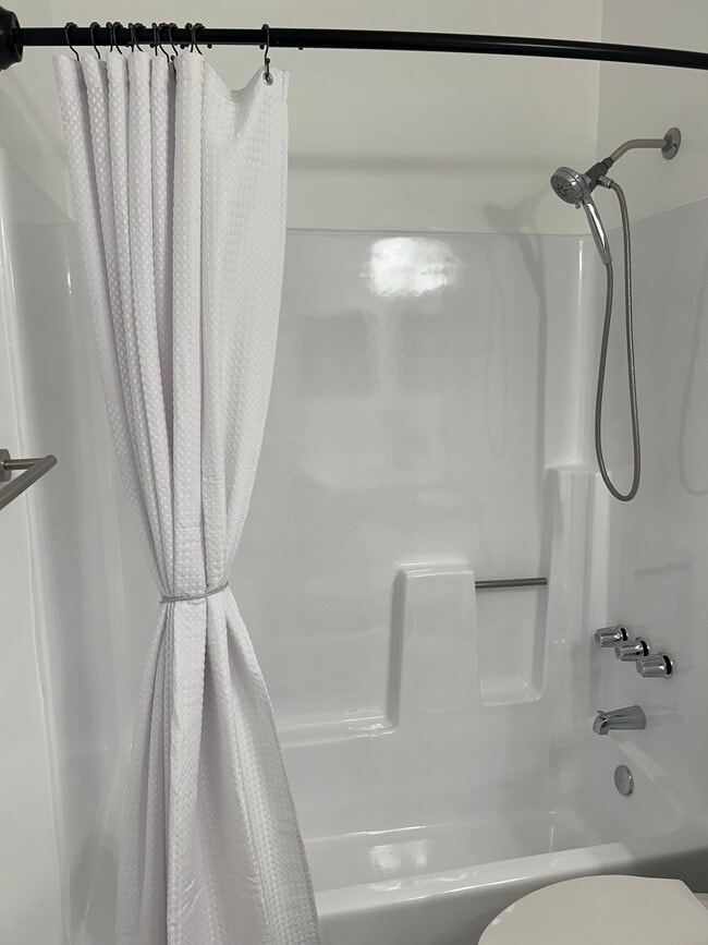 Building Photo - 10760 Russett Ave