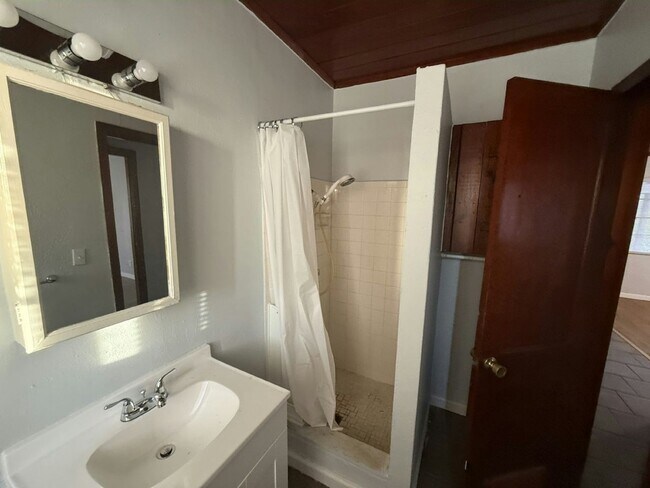 Building Photo - 8801 E Moonrise Ln