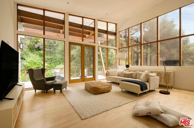Building Photo - 3600 Mandeville Canyon Rd