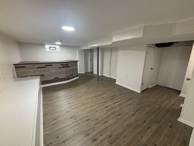 Building Photo - 3700 W 21st Ave