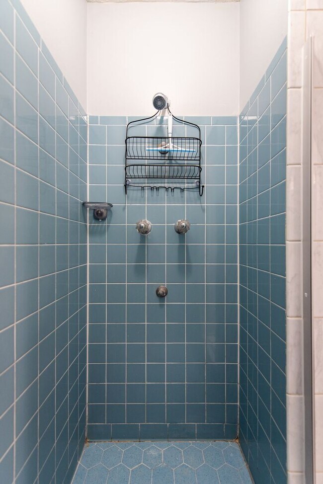 Building Photo - Awesome ranch home in Farmgate Subdivision