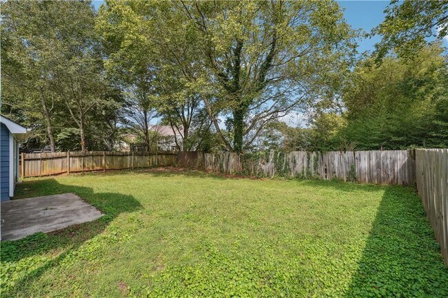 Building Photo - 3758 Westchase Dr