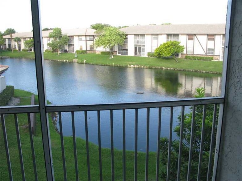 lake view - 2391 NW 89th Dr