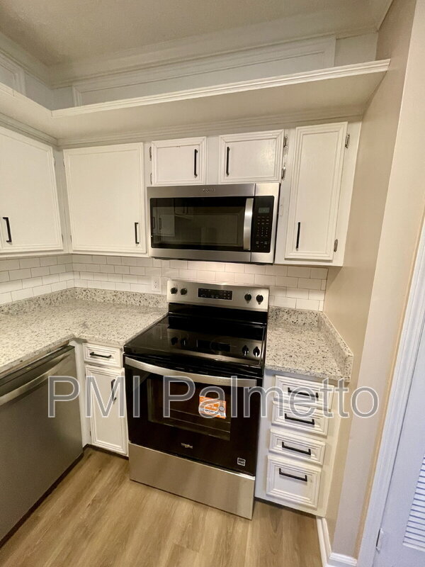 Building Photo - 4704 Palm Tree Ln