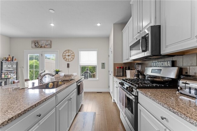 Building Photo - 483 Fairmont Dr