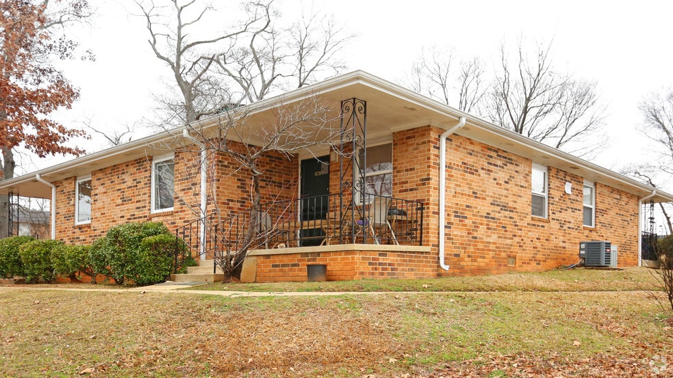 Building Photo - Creekwood Village Apartments