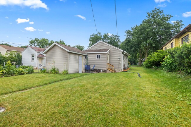 Building Photo - Cute 1 bedroom single family home