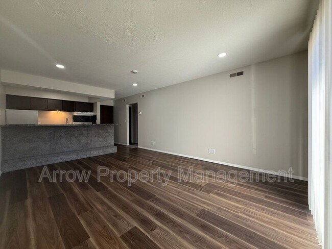 Building Photo - 649 S 18th St