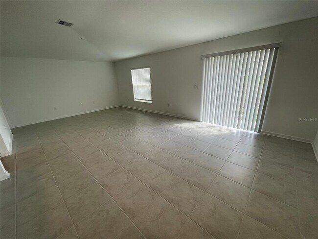 Building Photo - 1129 Saguaro St