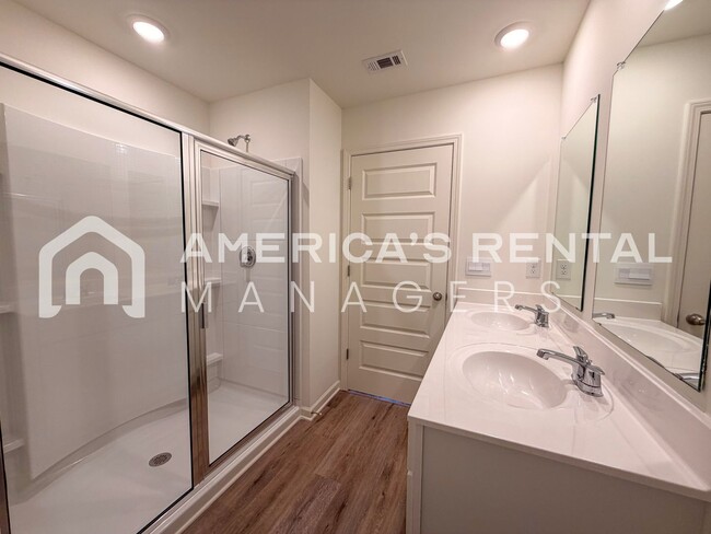 Building Photo - Spacious Four Bedroom for Rent in Tuscaloosa, AL!