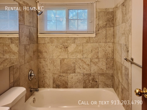 Building Photo - 9010 W 101st St