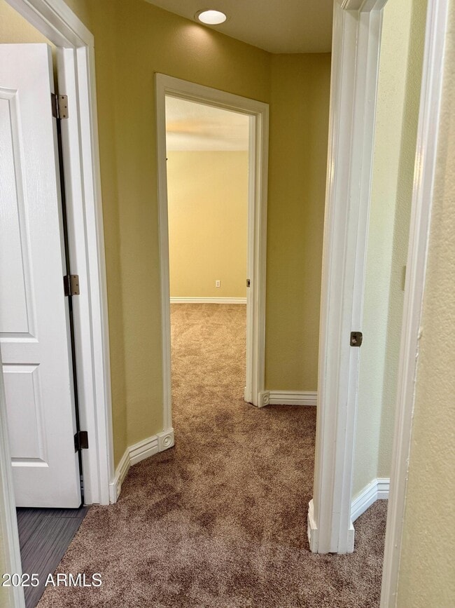Building Photo - 15825 N Hidden Valley Ln