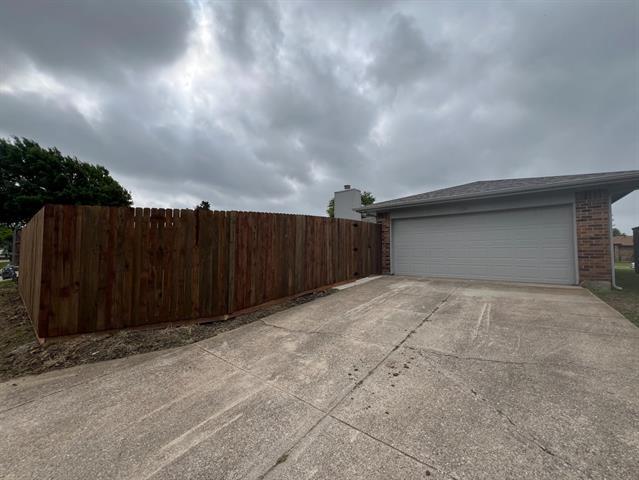 Building Photo - 1741 Clarendon Dr