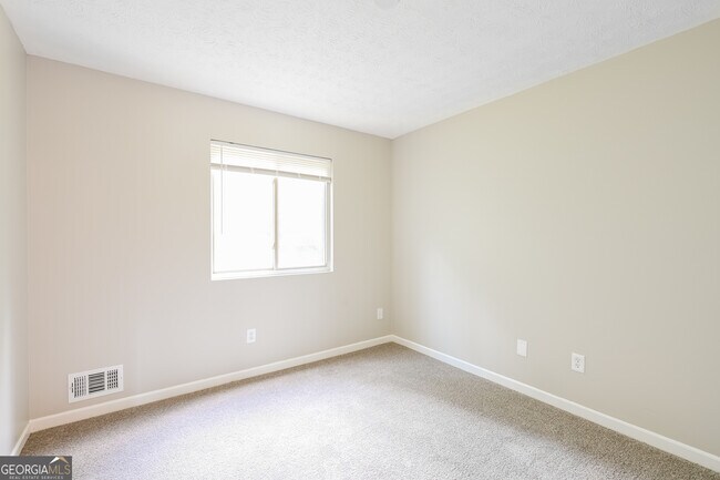 Building Photo - 3865 Scarsborough Dr SW