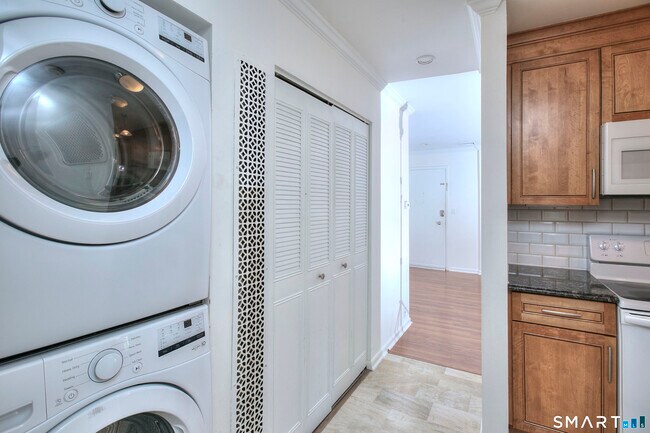 Building Photo - 109 Southport Woods Drive