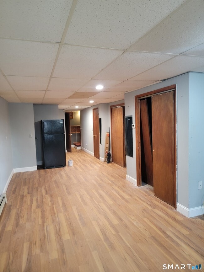 Building Photo - 235 High Ridge Dr