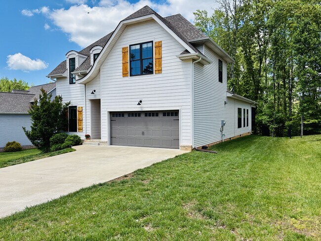Building Photo - 1268 Easthaven Dr