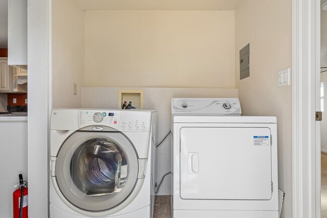 Building Photo - 133 N Tassajara Dr