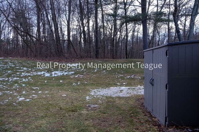 Building Photo - Heat and Utilities Paid by Owner!