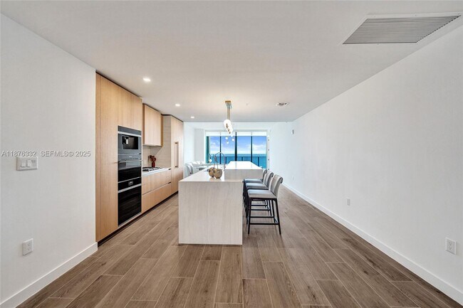 Building Photo - 900 N Ocean Blvd