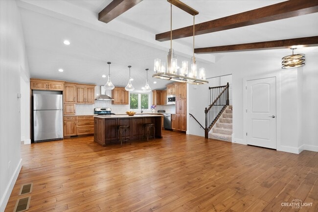 Building Photo - 2S920 Hickory Ln