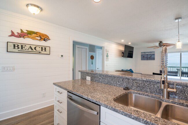 Building Photo - Ocean Dunes 1505 @ 1505 Sand Dollar Ct