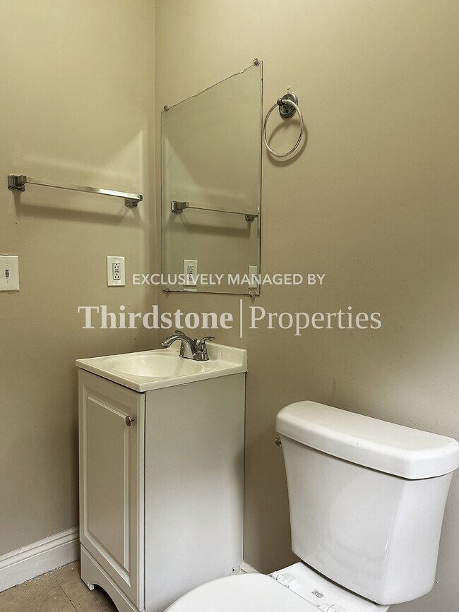 Building Photo - 927 SARANAC ST, JACKSONVILLE, FL 32254