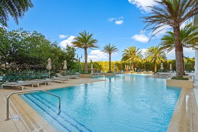 Building Photo - 16385 Biscayne Blvd