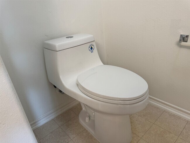 Building Photo - 10 Druids Glen Pl