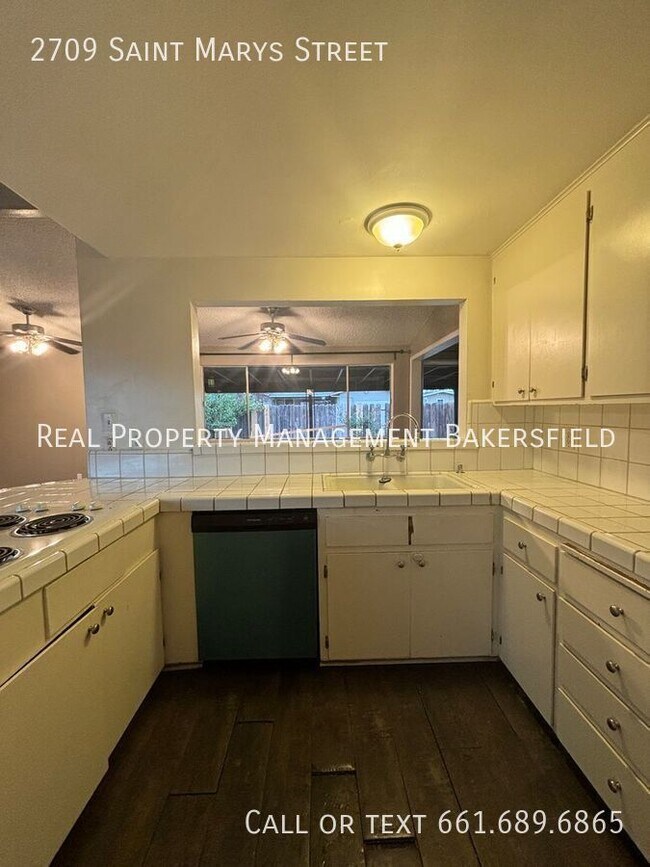 Building Photo - 2709 St Marys St